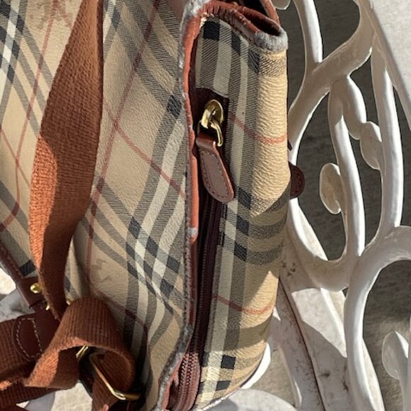 Burberry Small Women's backpack. Very good condition. - Picture 3 of 7